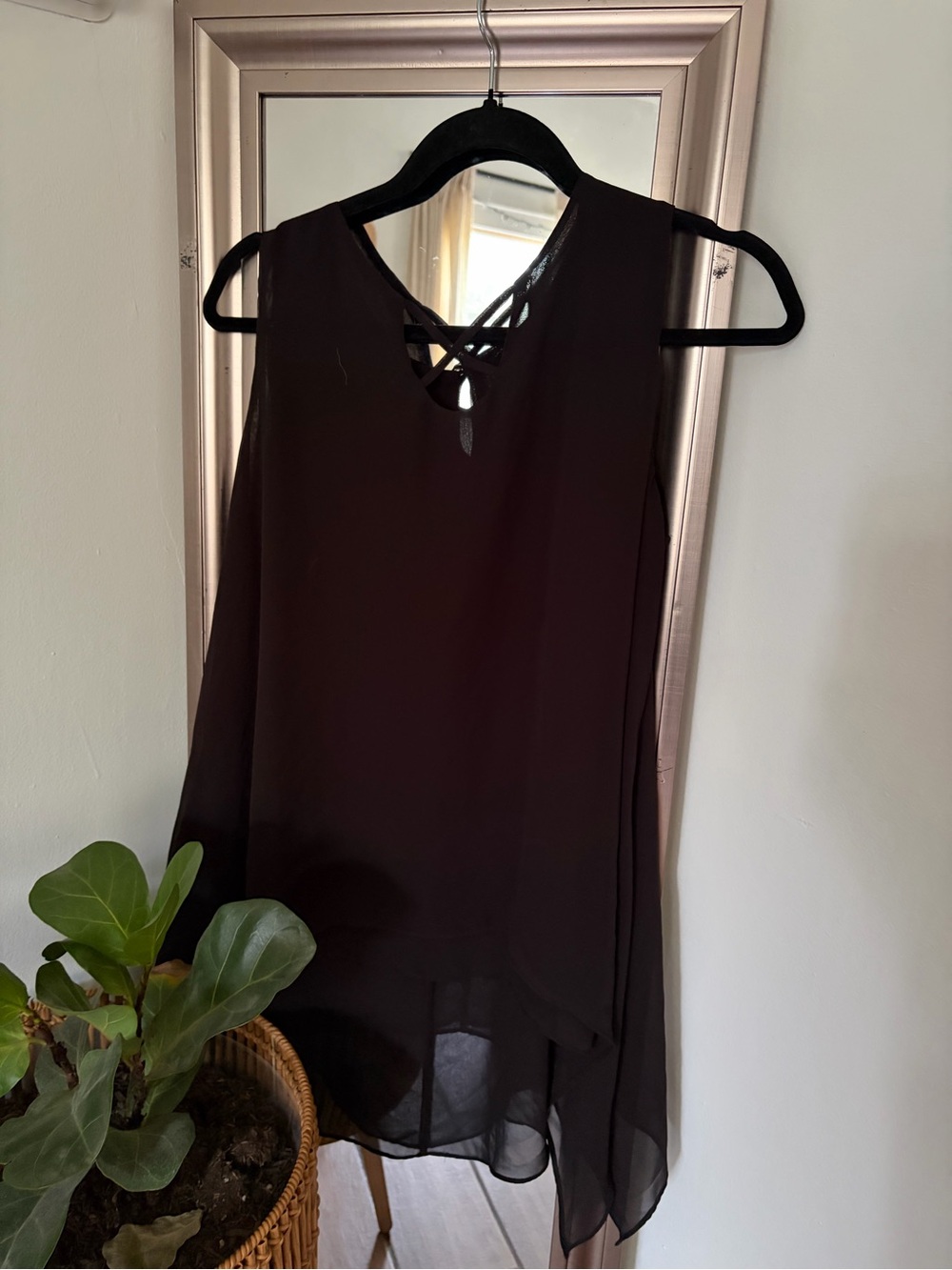 Sammy & Jo Sleeveless Top Women’s Large Black Chiffon Sheer Layered Asymmetrical